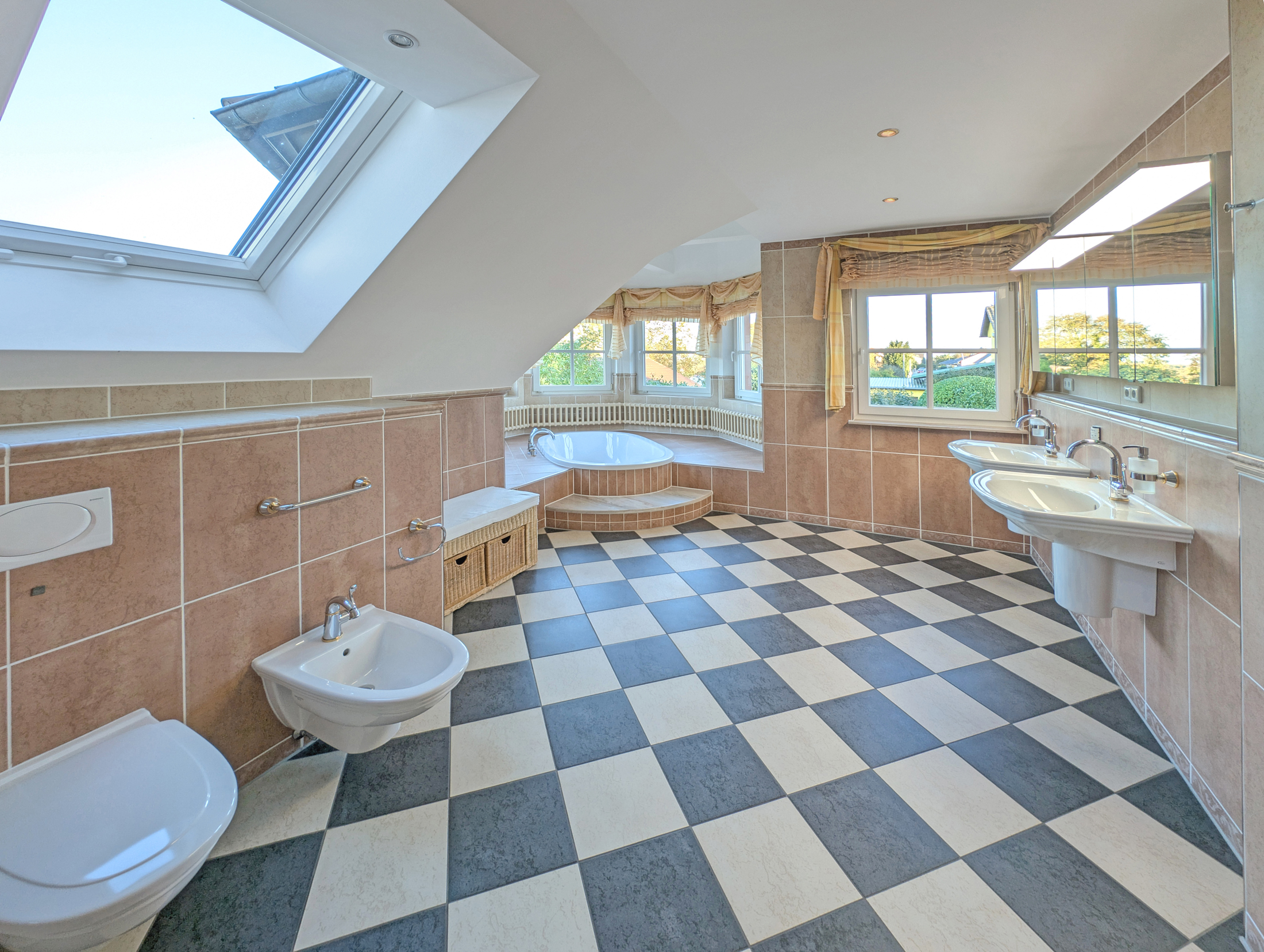 Exklusive Villa mit Traumgrundstück-12