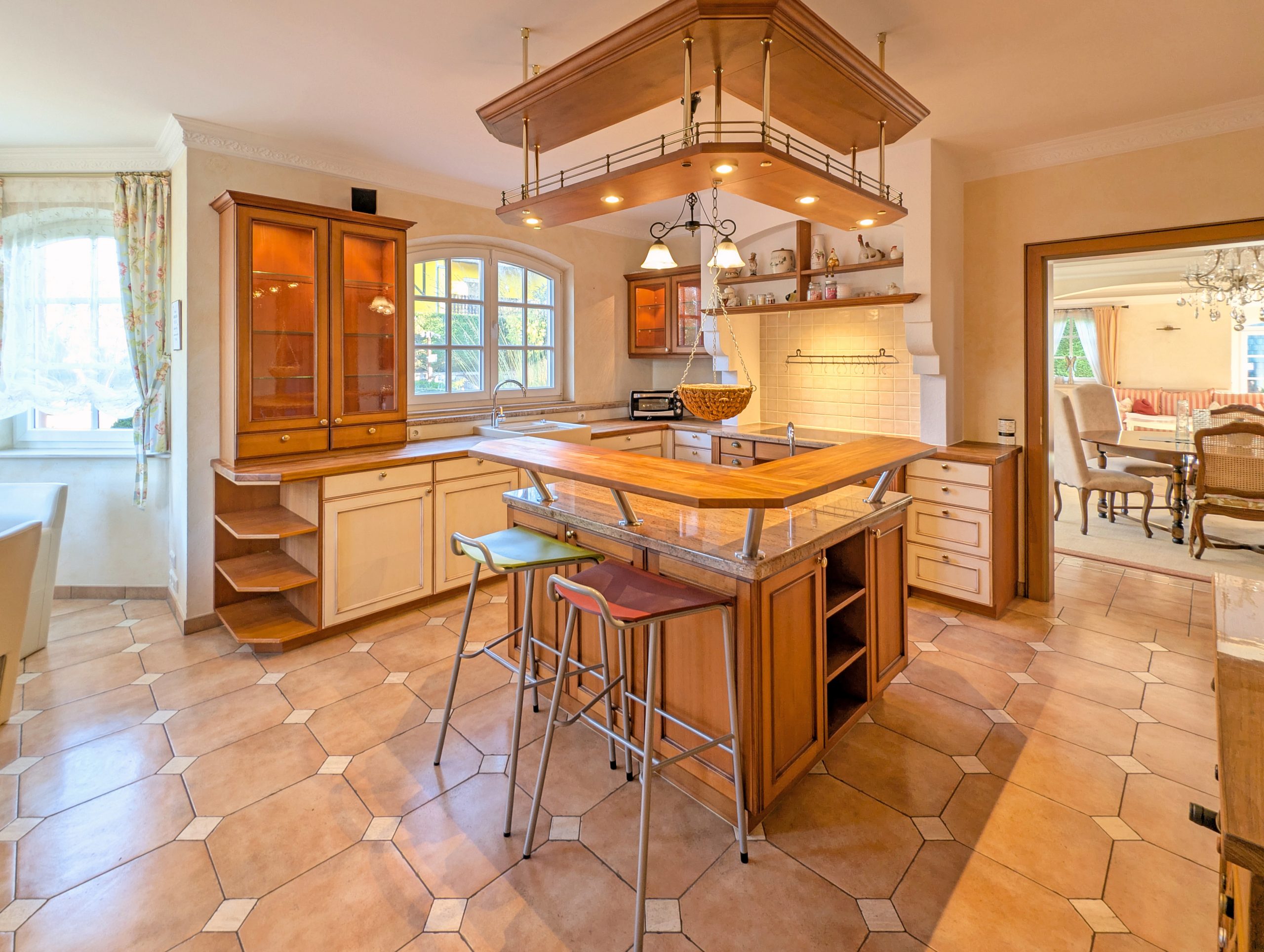 Exklusive Villa mit Traumgrundstück-6