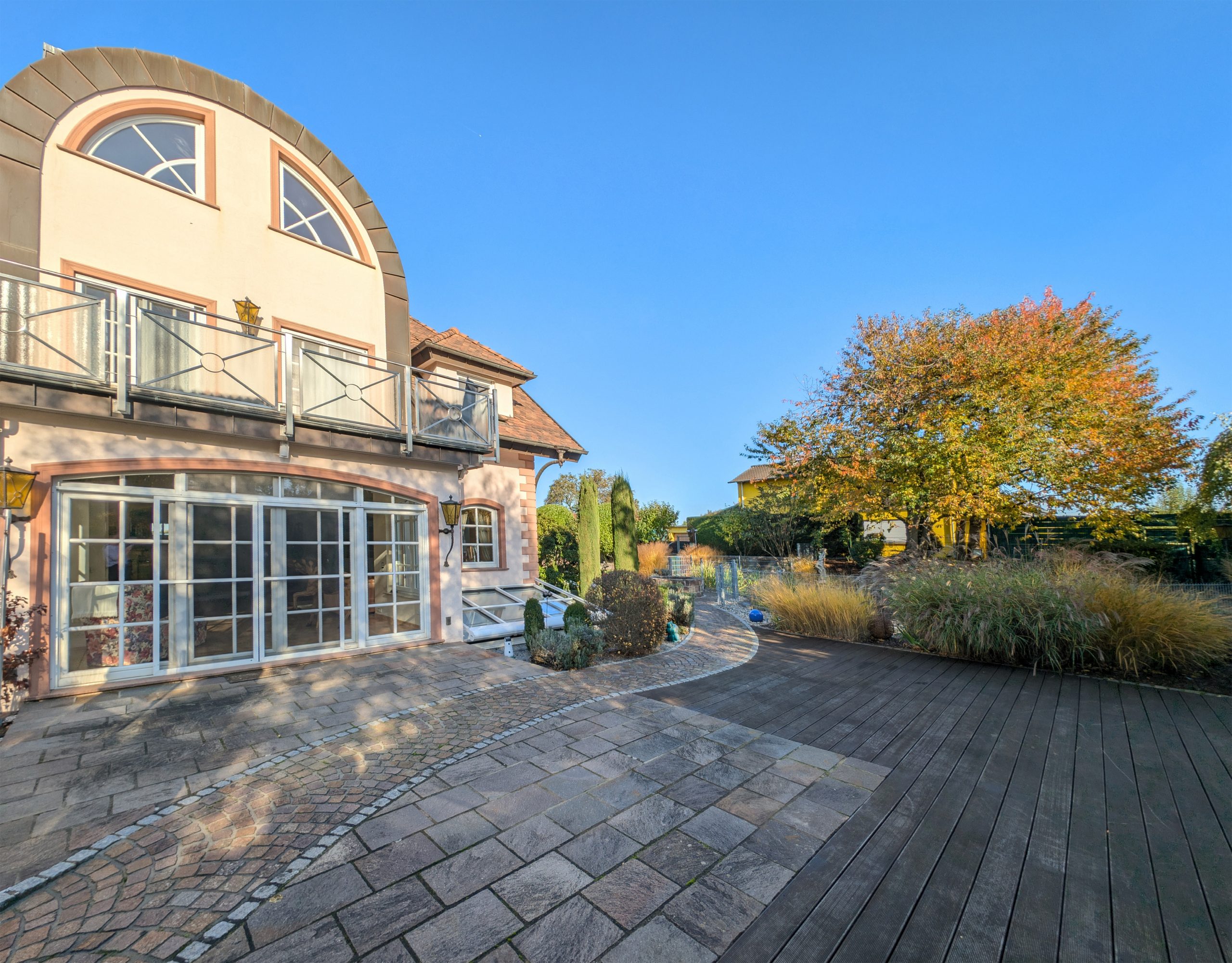 Exklusive Villa mit Traumgrundstück-9