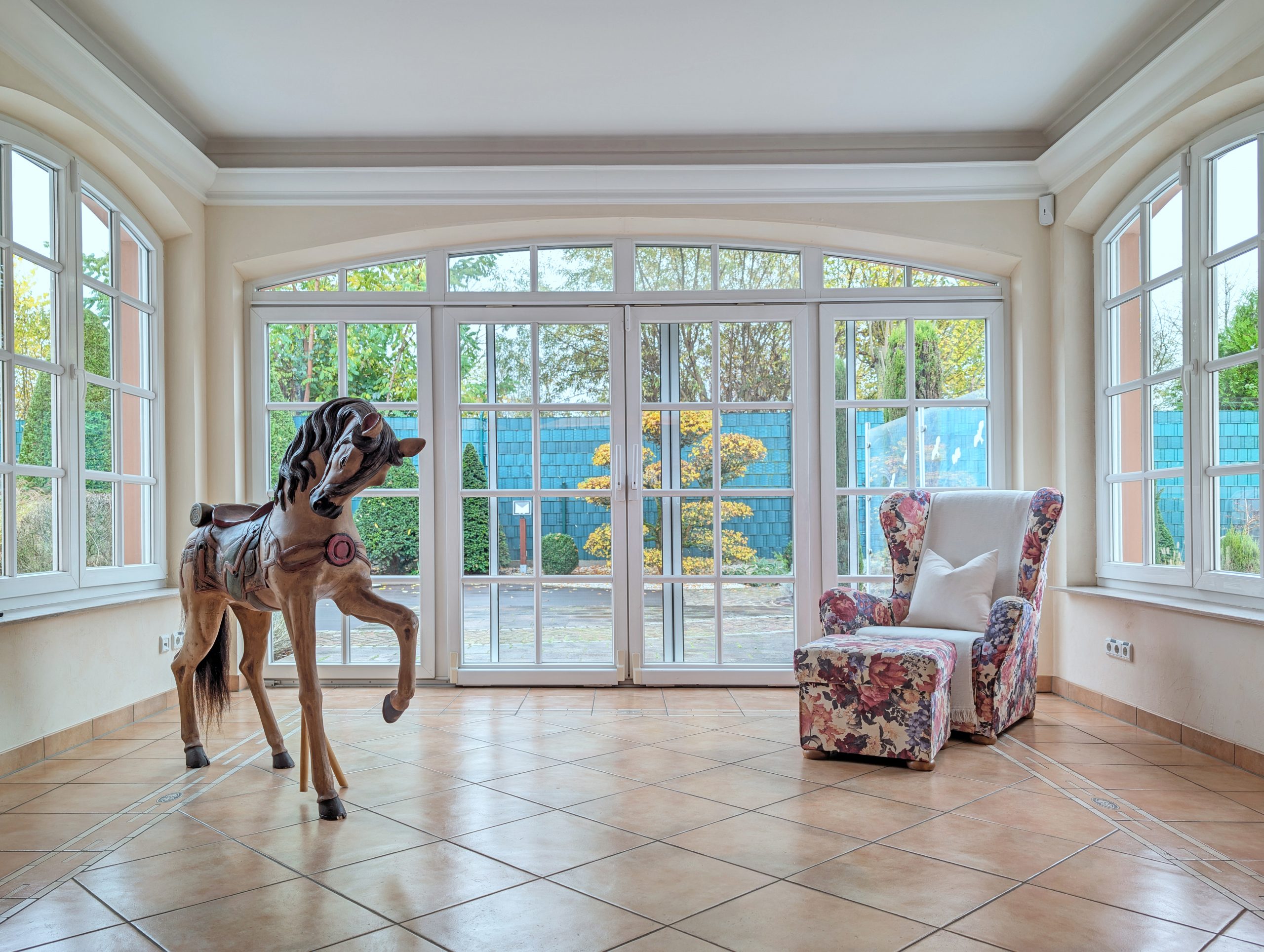 Exklusive Villa mit Traumgrundstück-8